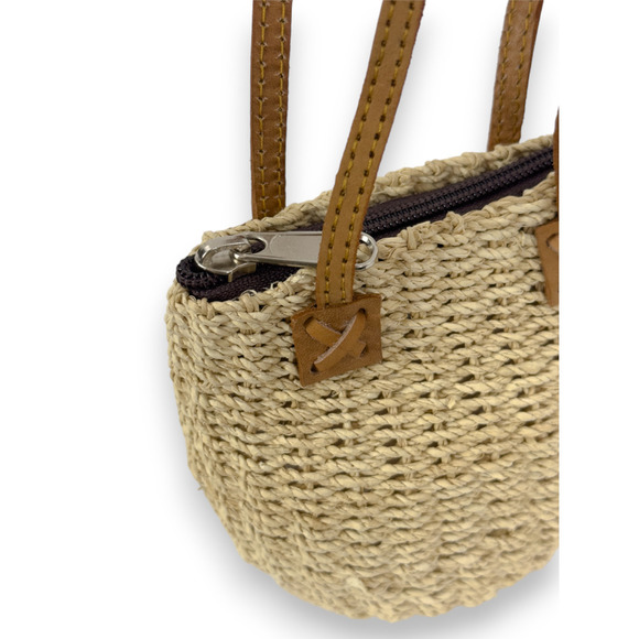 Mini Basket Weave Wristlet - NWOT - Picture 5 of 6